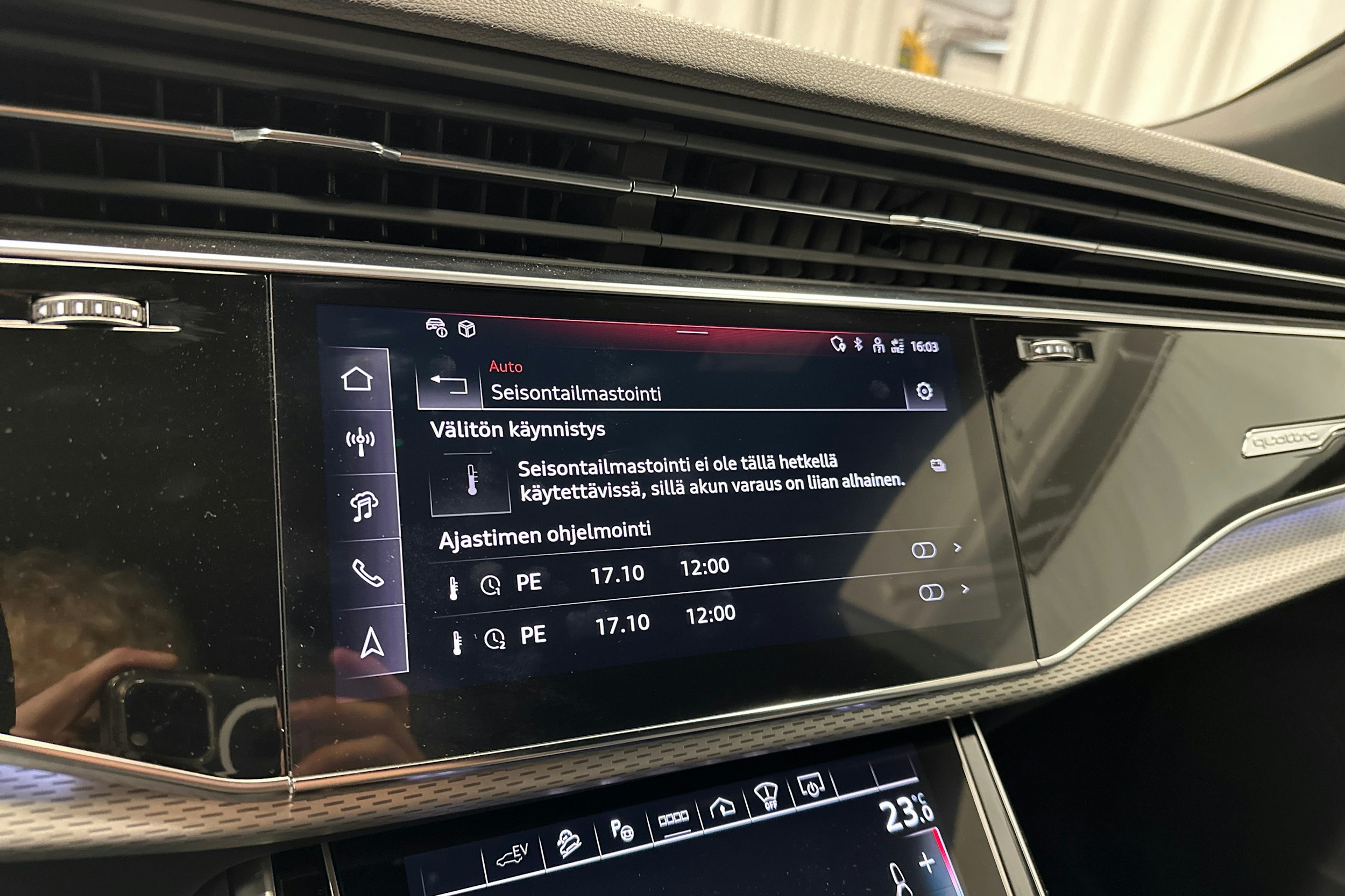 valkoinen Audi Q8 2025 kuva 24.