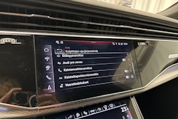 valkoinen Audi Q8 2025 kuva 26.