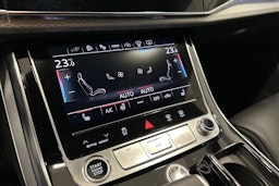 valkoinen Audi Q8 2025 kuva 27.