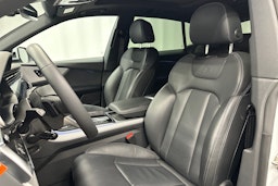 valkoinen Audi Q8 2025 kuva 29.