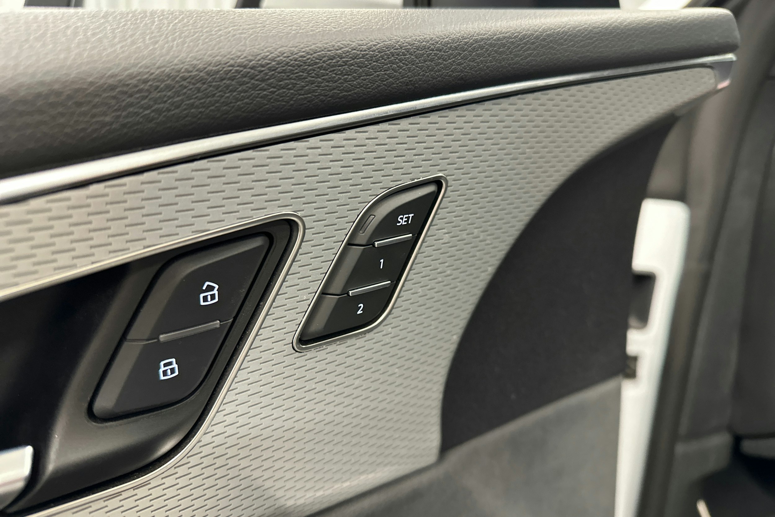 valkoinen Audi Q8 2025 kuva 31.