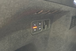 valkoinen Audi Q8 2025 kuva 36.