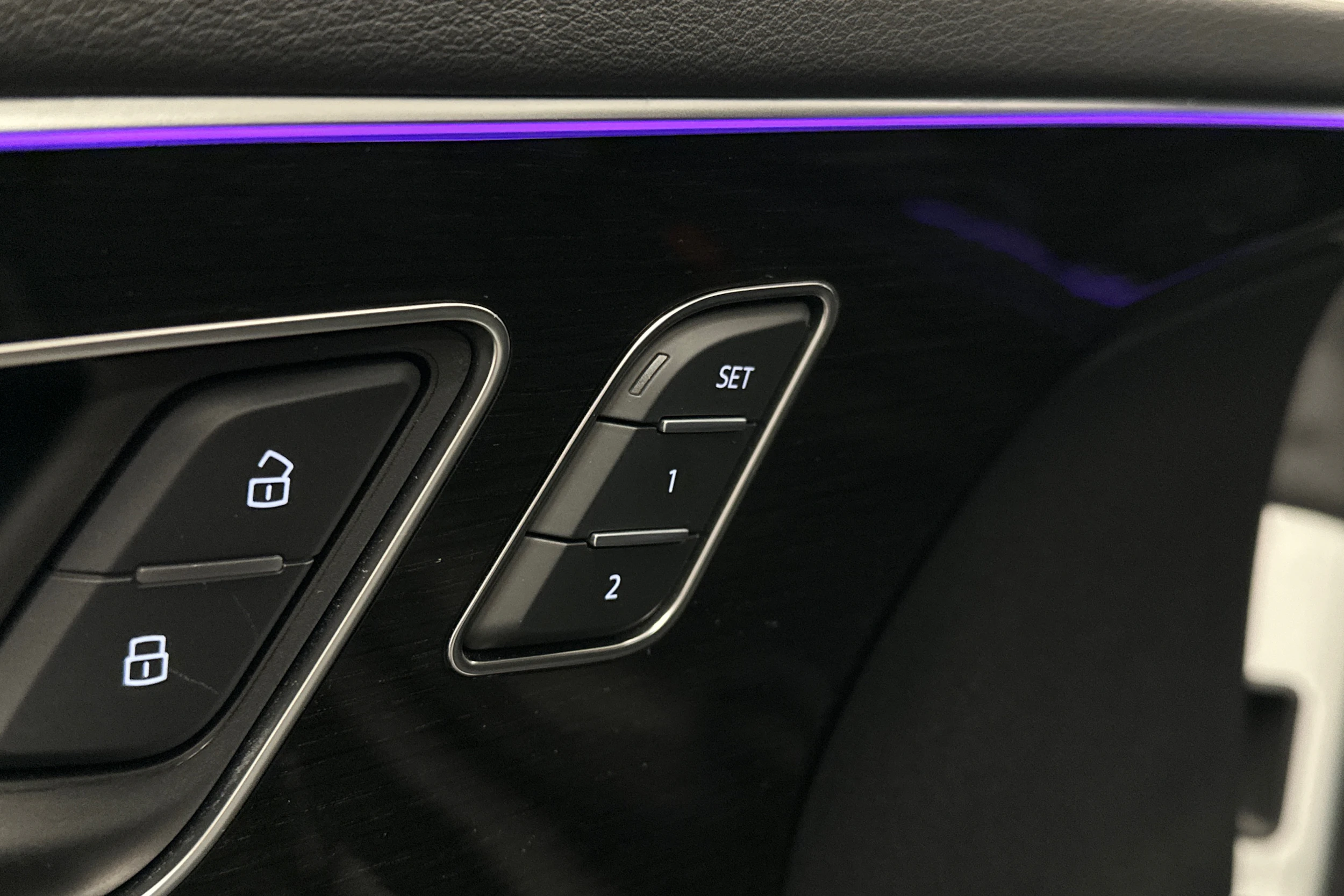 valkoinen Audi Q8 2025 kuva 17.
