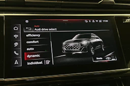 valkoinen Audi Q8 2025 kuva 26.