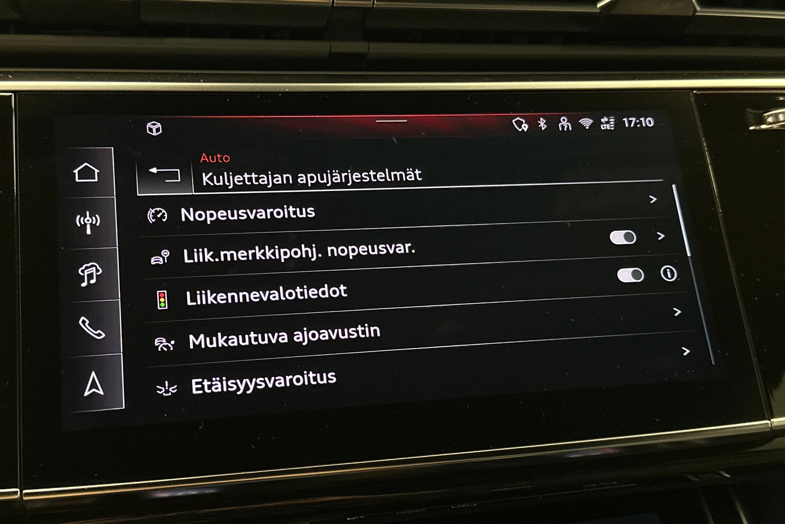 valkoinen Audi Q8 2025 kuva 29.