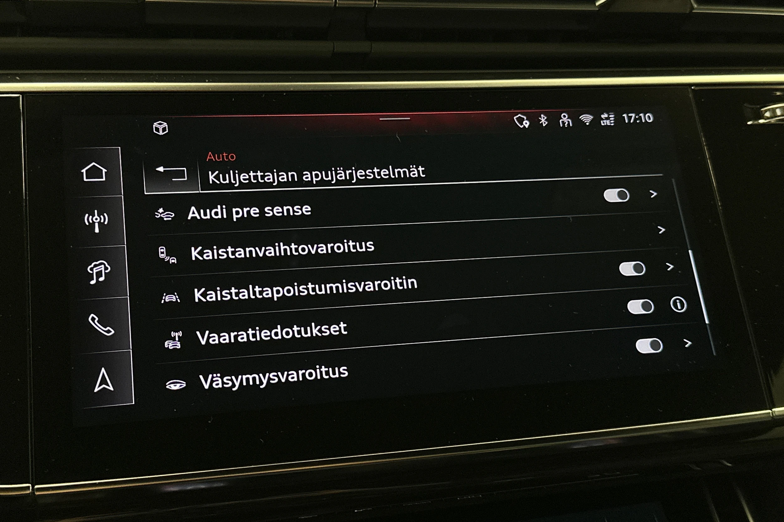 valkoinen Audi Q8 2025 kuva 30.