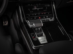 met. sininen Audi Q8 2025 kuva 22.