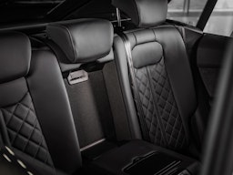 met. sininen Audi Q8 2025 kuva 24.