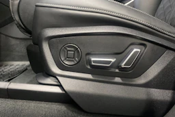 Sininen Audi Q8 2025 kuva 25.