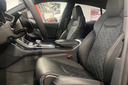 Sininen Audi Q8 2025 kuva 26.