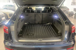 Sininen Audi Q8 2025 kuva 28.