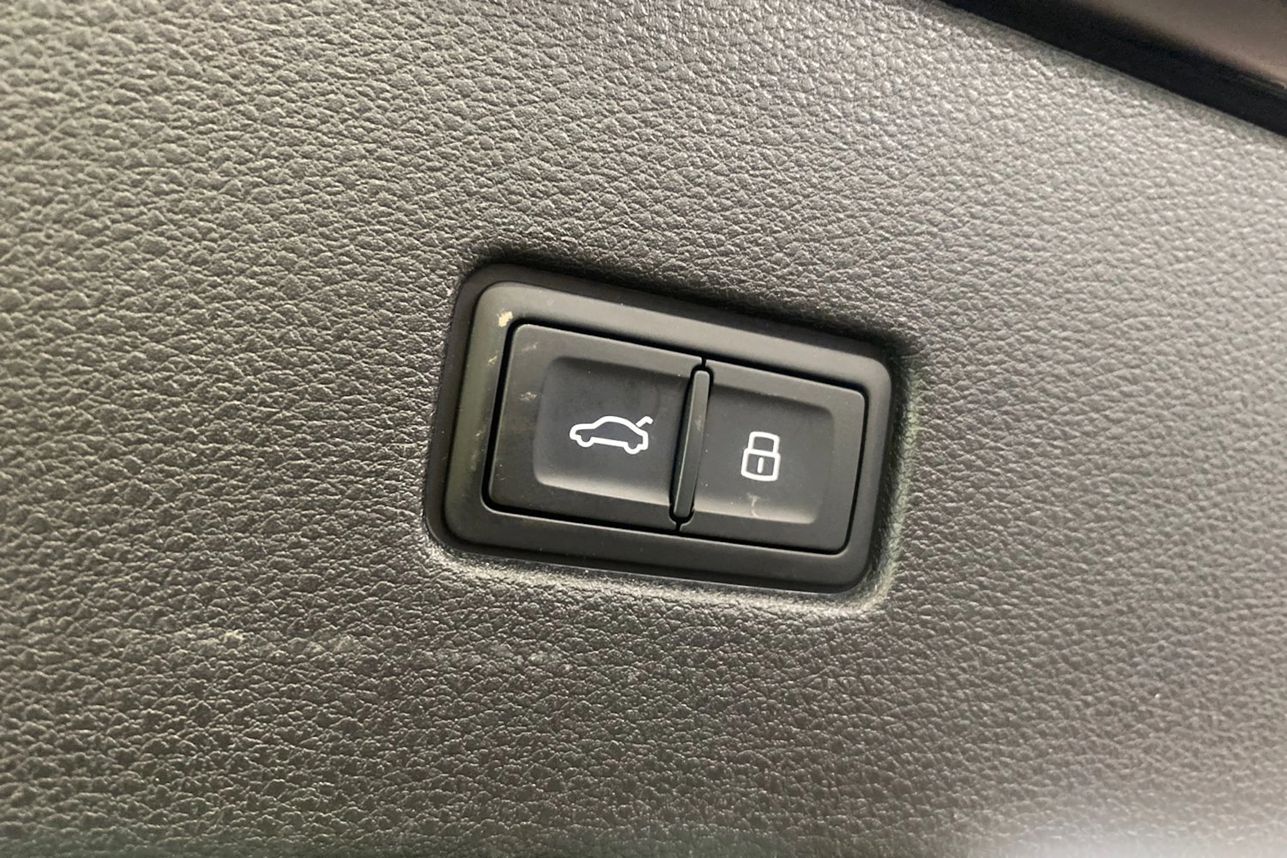 Sininen Audi Q8 2025 kuva 29.