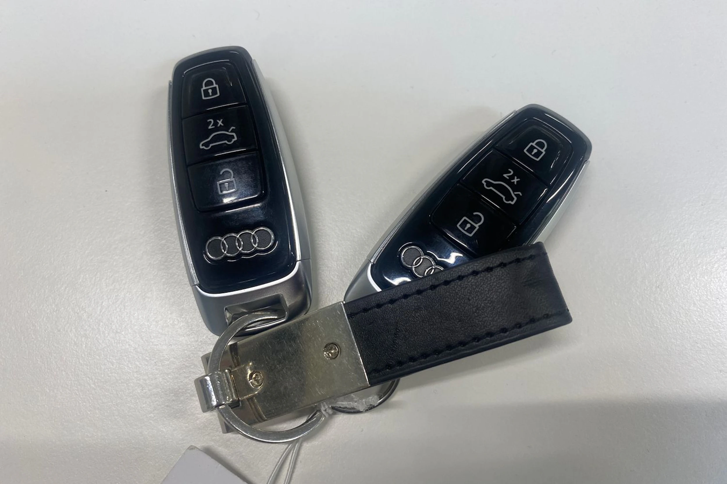 Sininen Audi Q8 2025 kuva 32.