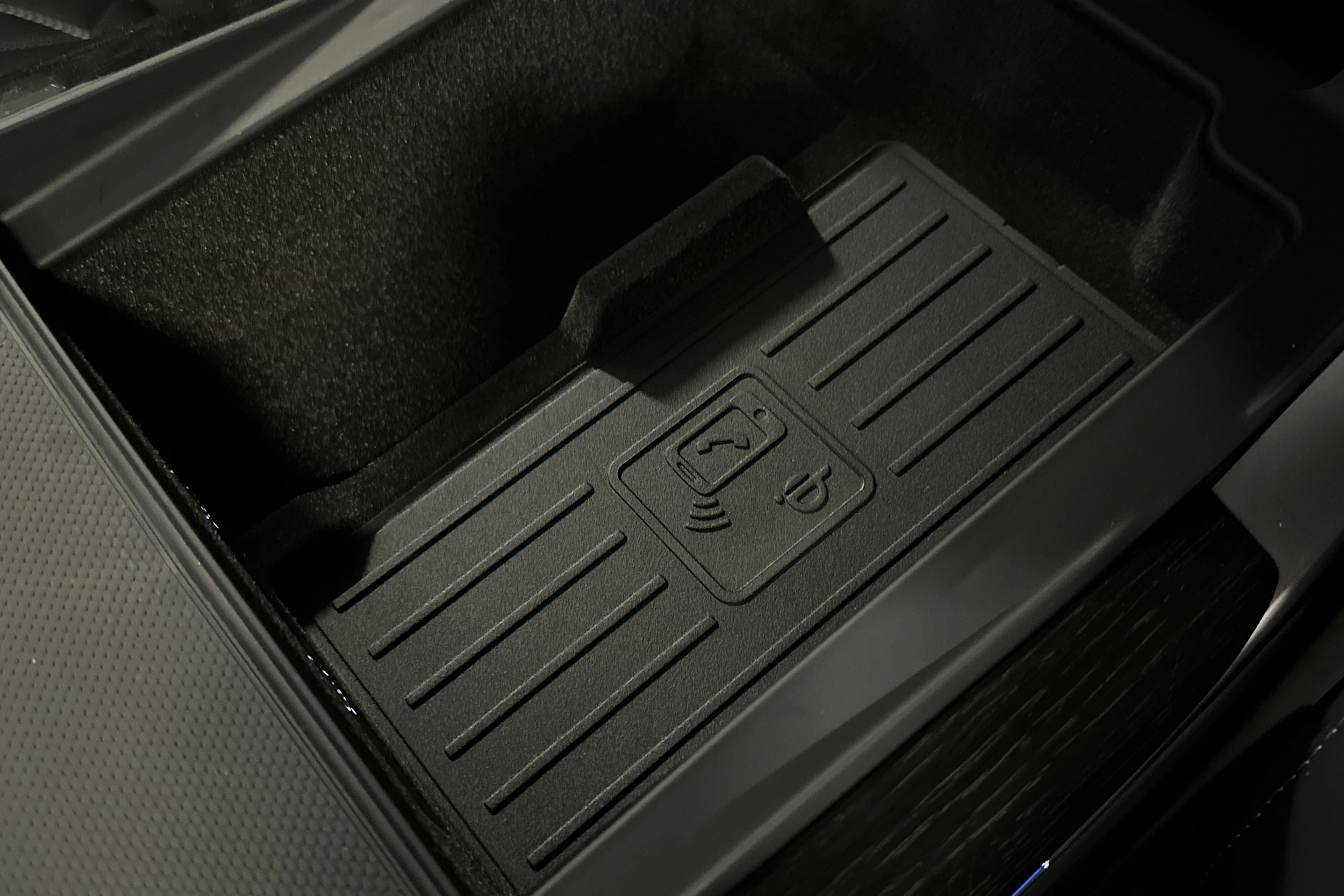 Sininen Audi Q8 2025 kuva 36.