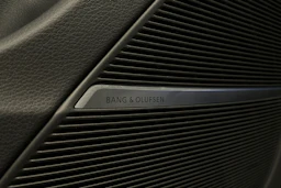 Sininen Audi Q8 2025 kuva 37.