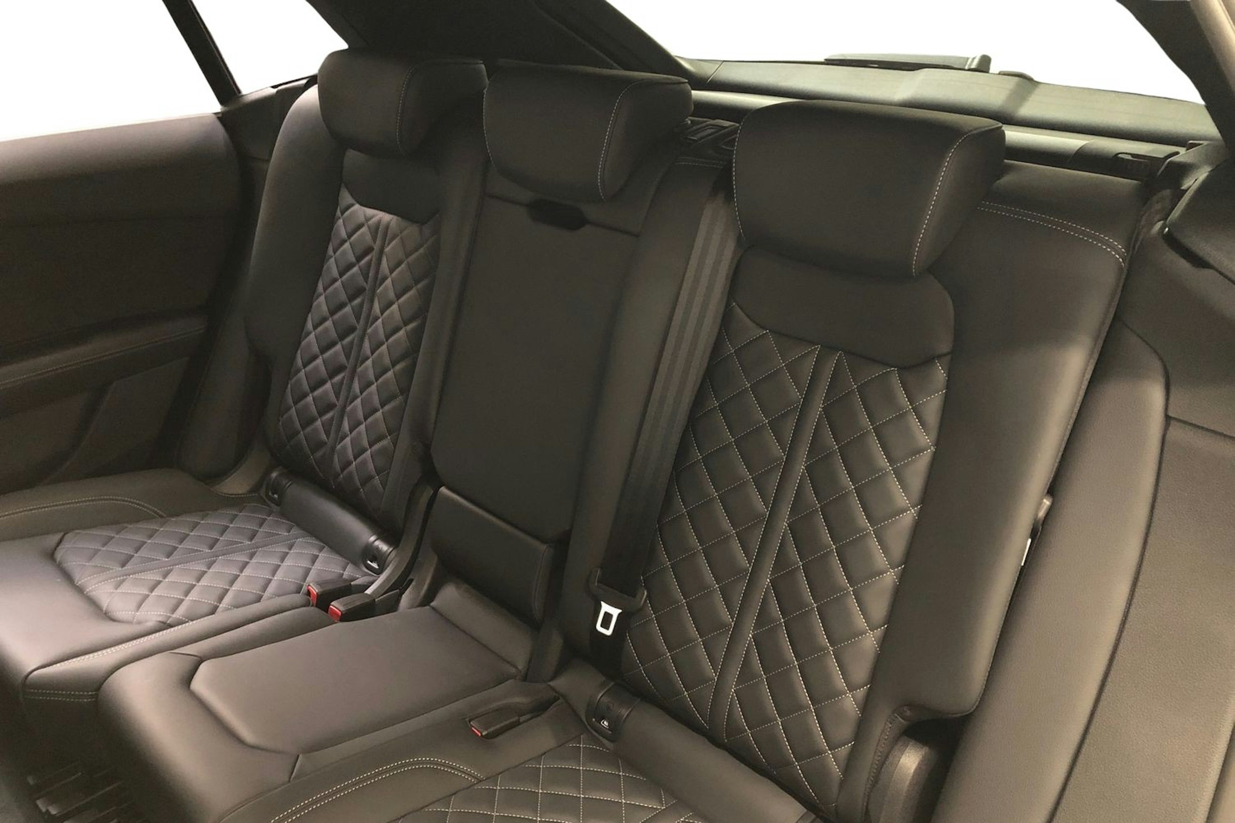 met. musta Audi Q8 2025 kuva 8.