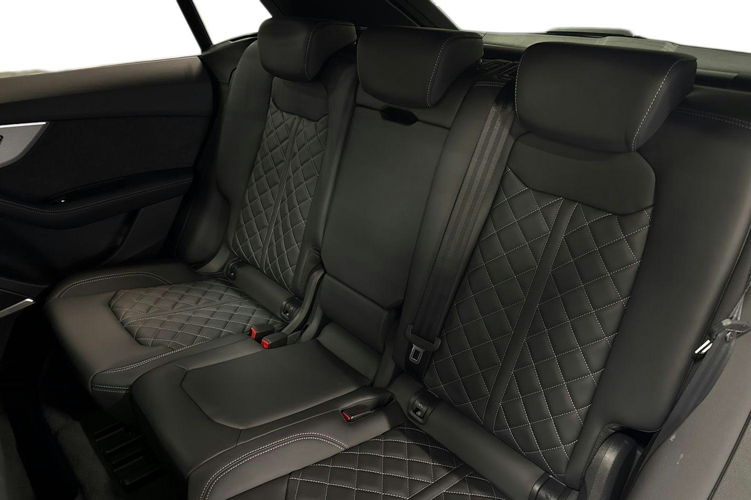 met. musta Audi Q8 2025 kuva 8.