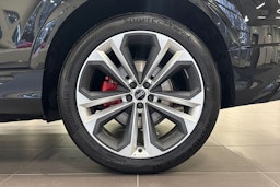 met. musta Audi Q8 2025 kuva 10.