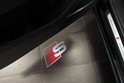 met. musta Audi Q8 2025 kuva 14.