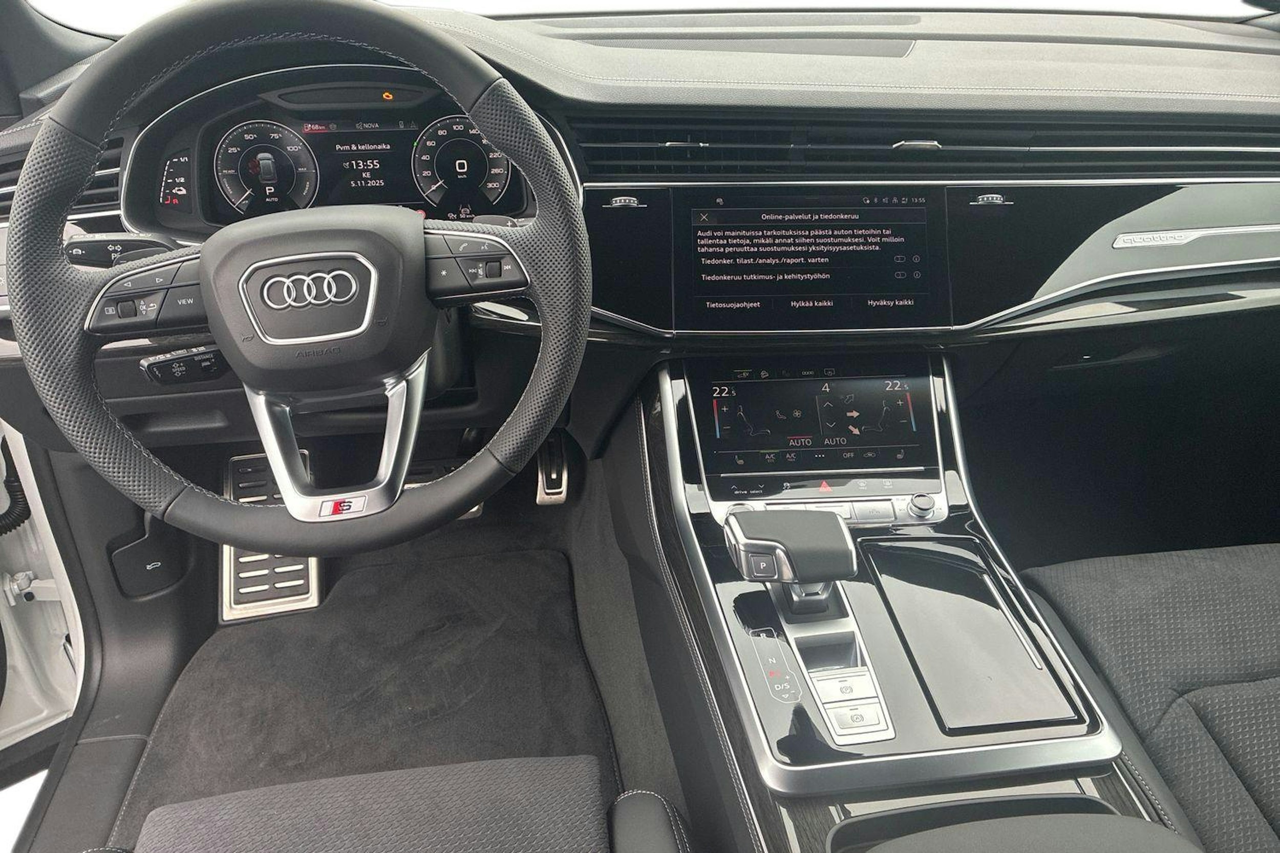 valkoinen Audi Q8 2025 kuva 7.