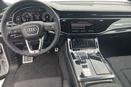 valkoinen Audi Q8 2025 kuva 7.