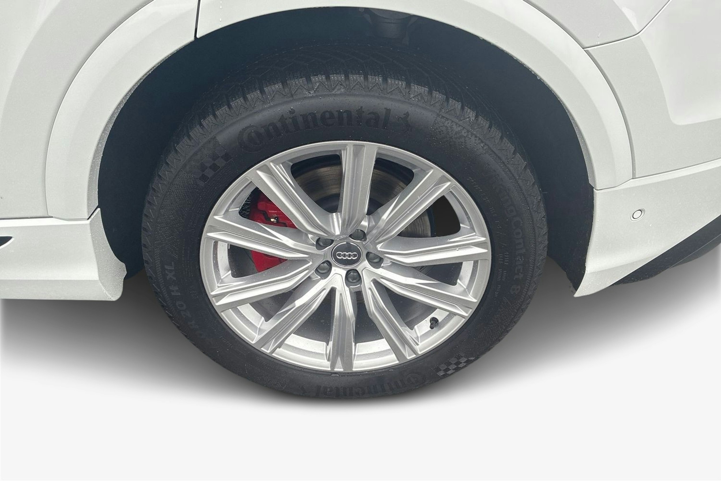 valkoinen Audi Q8 2025 kuva 9.