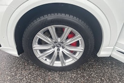 valkoinen Audi Q8 2025 kuva 10.