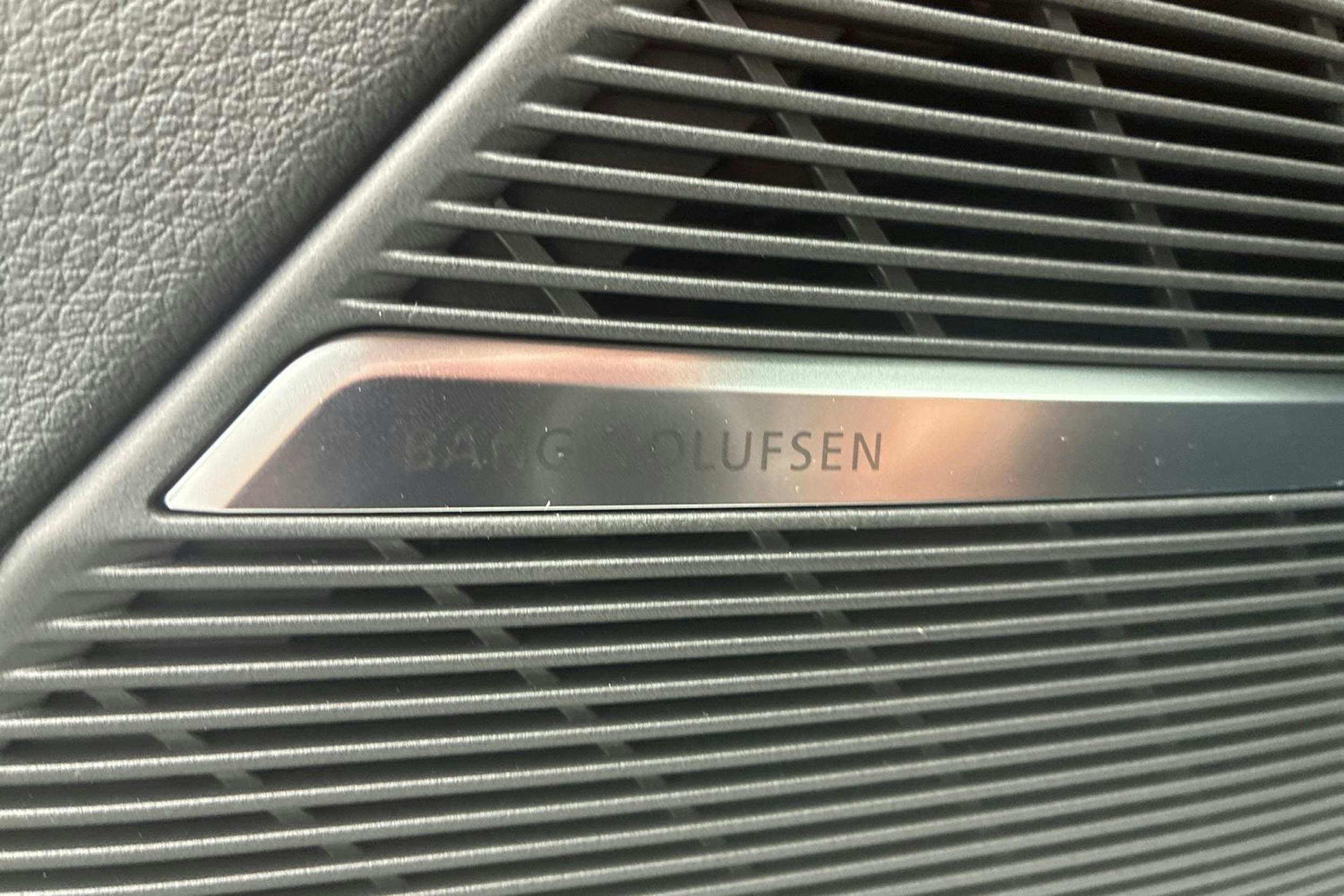 valkoinen Audi Q8 2025 kuva 14.