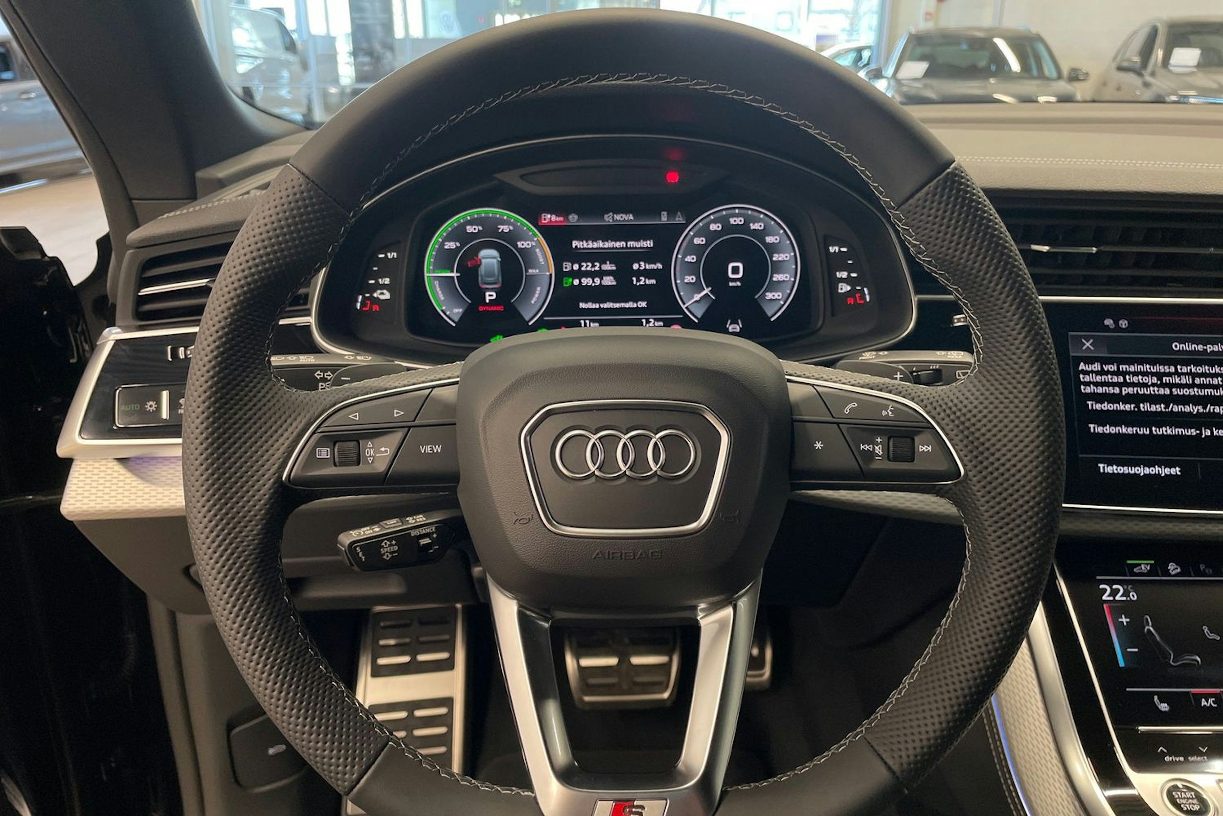 met. musta Audi Q8 2025 kuva 15.