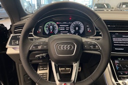 met. musta Audi Q8 2025 kuva 15.
