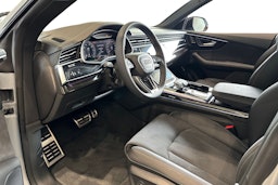 harmaa Audi Q8 2025 kuva 6.