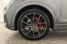 harmaa Audi Q8 2025 kuva 10.