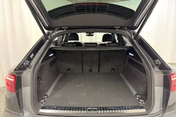 harmaa Audi Q8 2025 kuva 11.