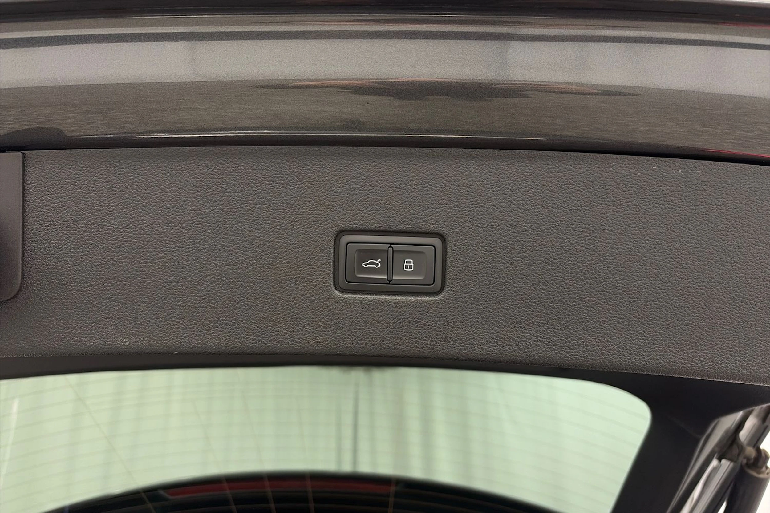 harmaa Audi Q8 2025 kuva 12.