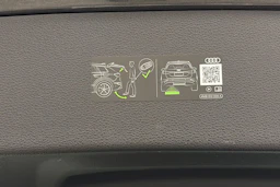 harmaa Audi Q8 2025 kuva 13.
