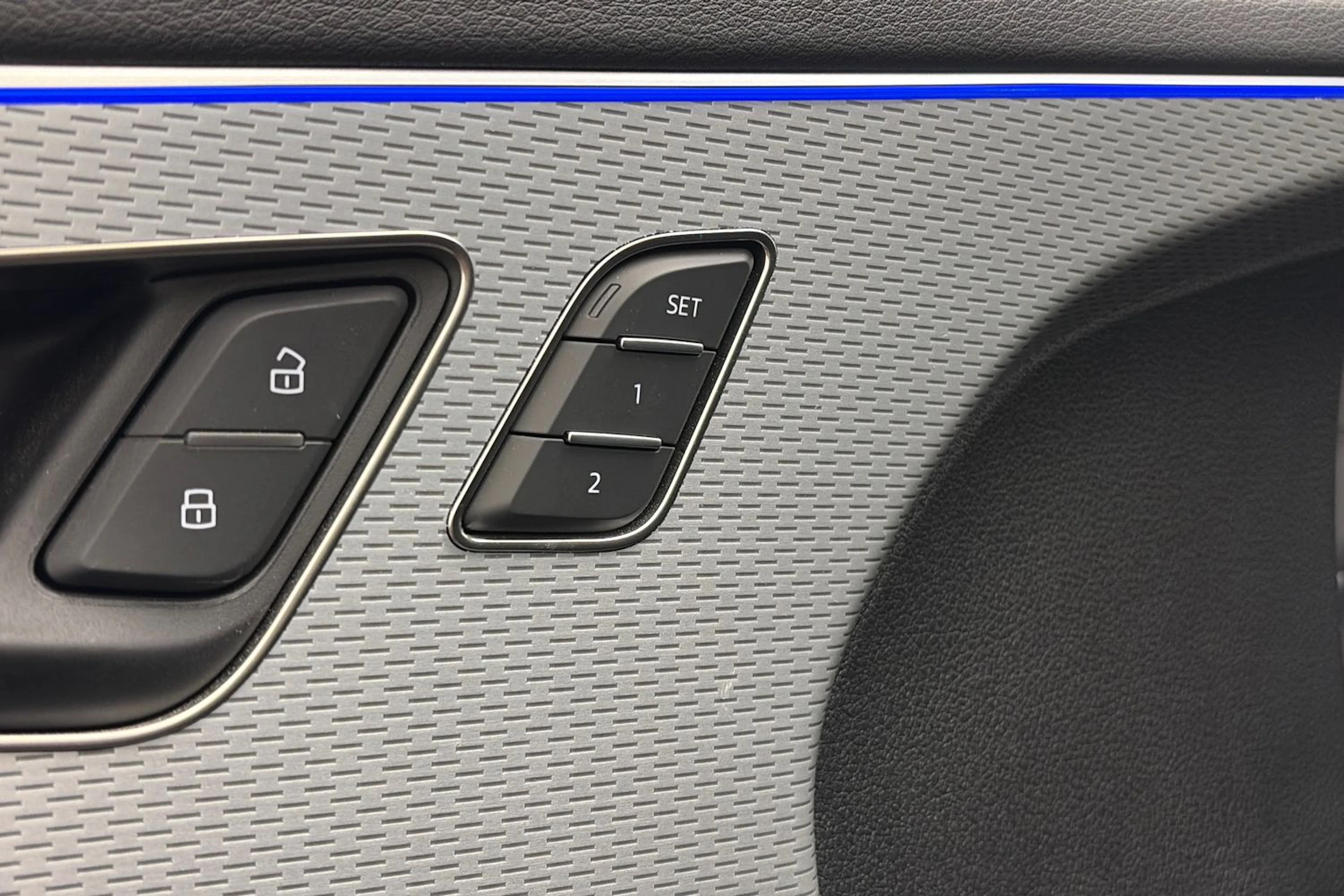 harmaa Audi Q8 2025 kuva 16.