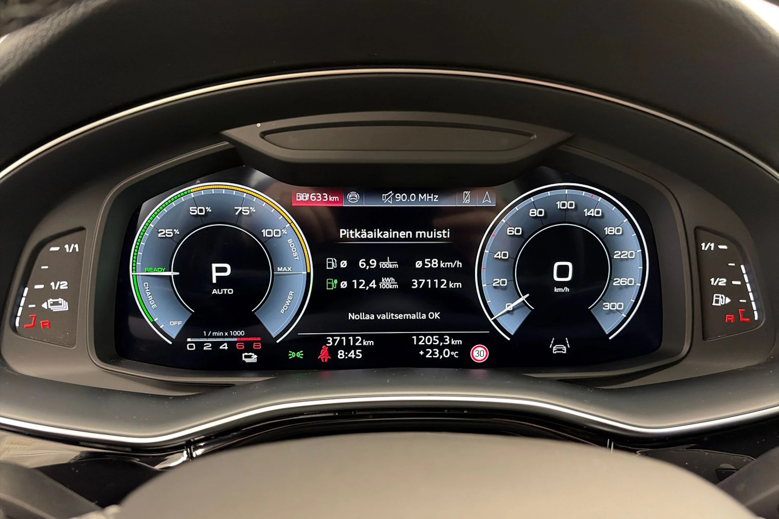 harmaa Audi Q8 2025 kuva 21.