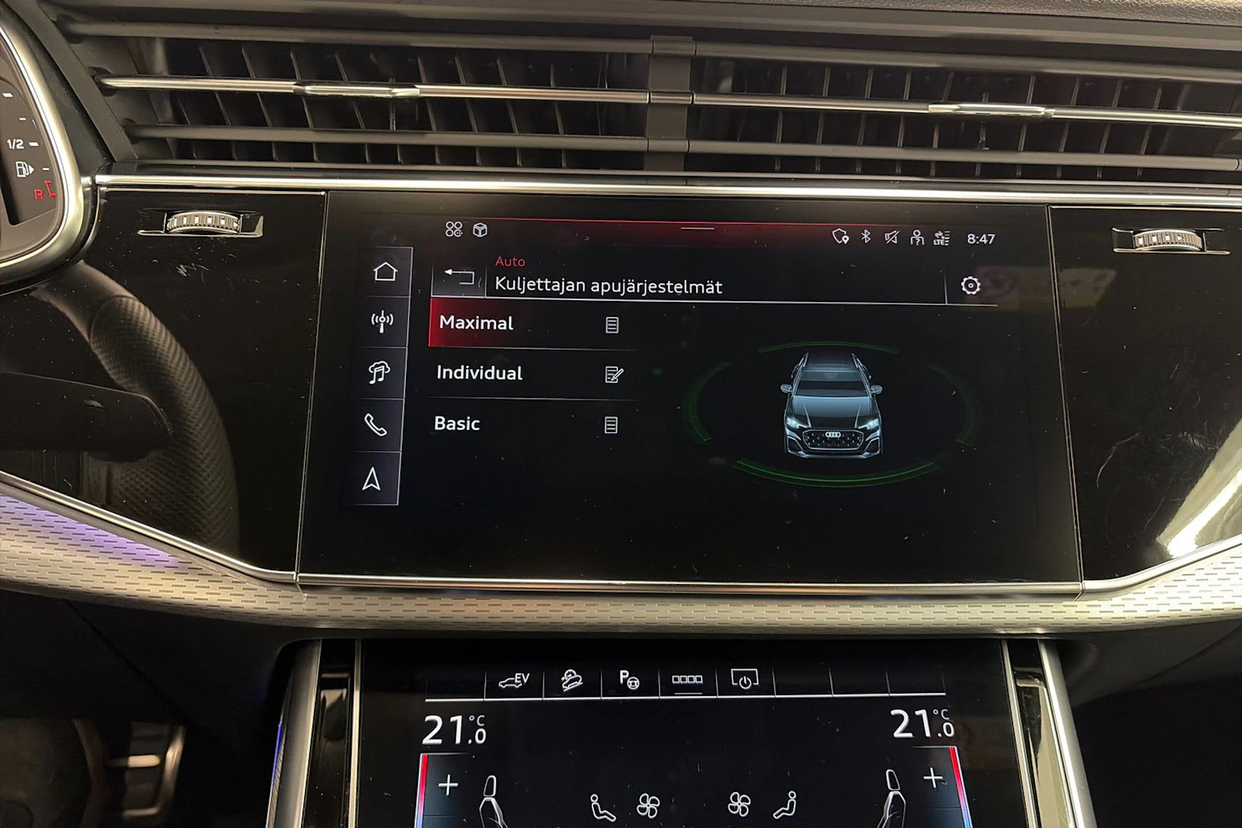 harmaa Audi Q8 2025 kuva 29.