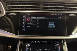 harmaa Audi Q8 2025 kuva 29.