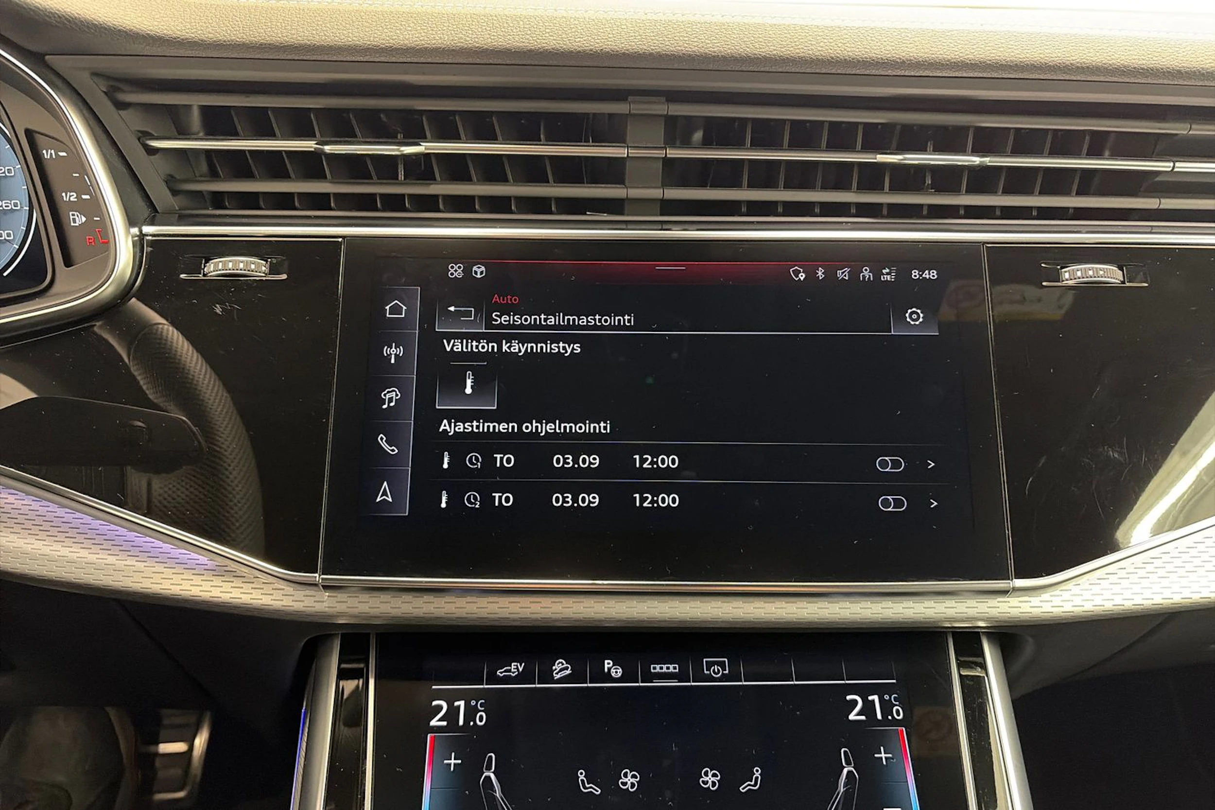harmaa Audi Q8 2025 kuva 32.