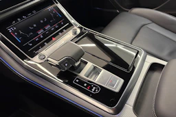 harmaa Audi Q8 2025 kuva 34.