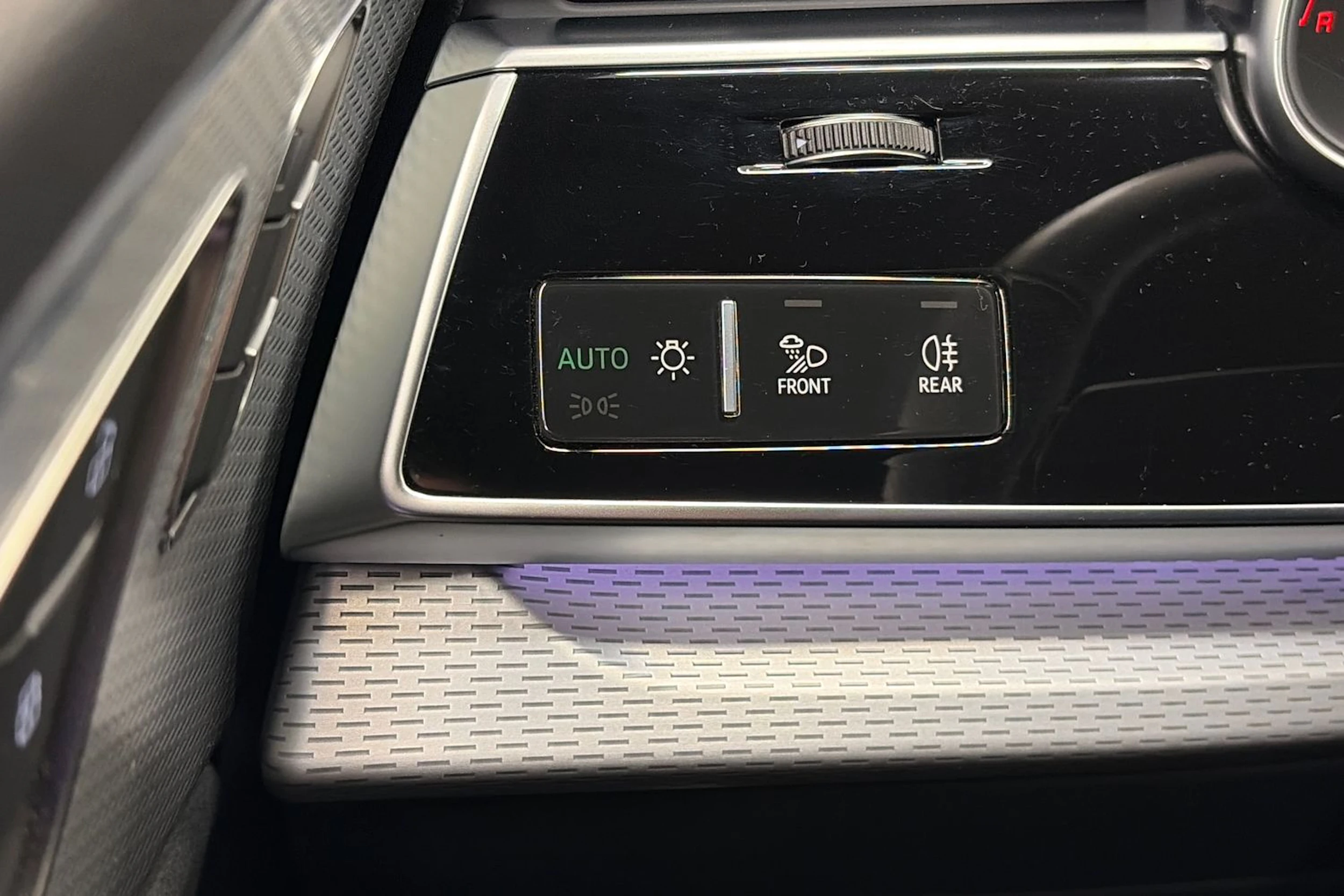 harmaa Audi Q8 2025 kuva 35.