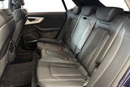 musta Audi Q8 2025 kuva 8.