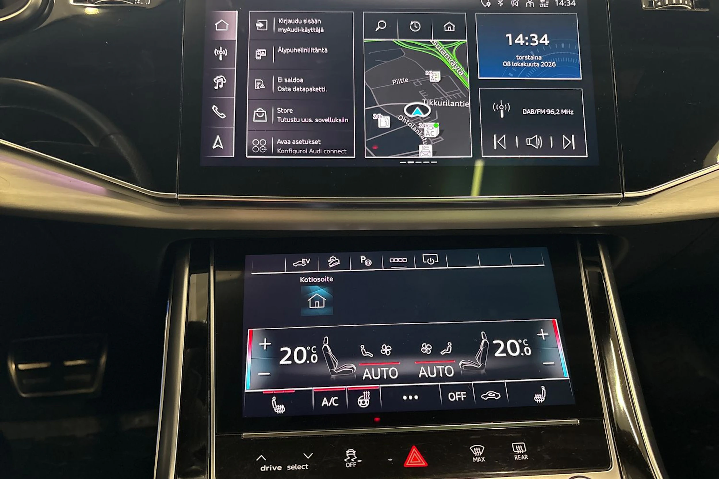 musta Audi Q8 2025 kuva 12.