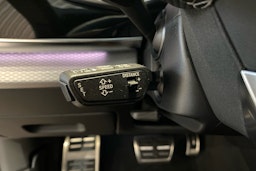 met. harmaa Audi Q8 2025 kuva 16.