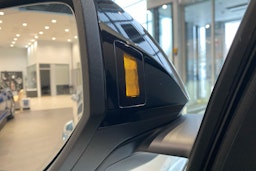 met. harmaa Audi Q8 2025 kuva 17.