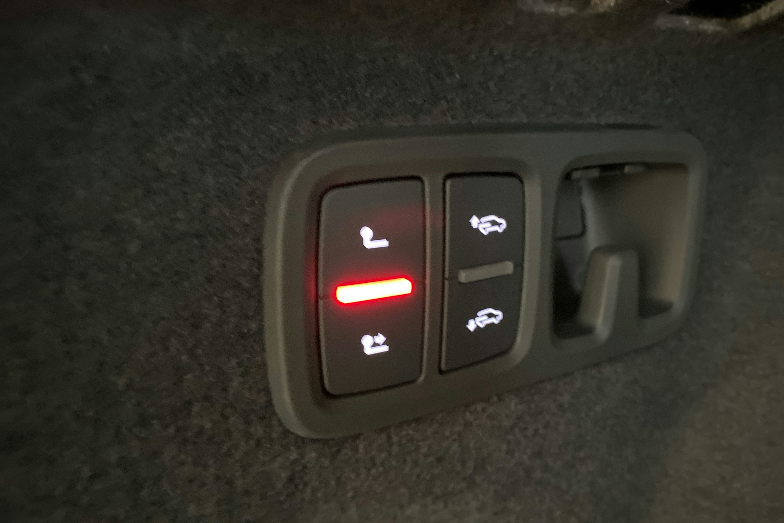 met. harmaa Audi Q8 2025 kuva 19.