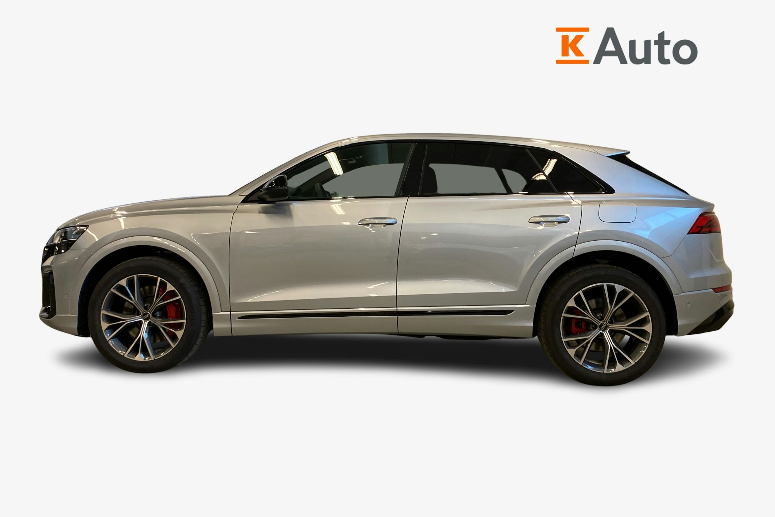 harmaa Audi Q8 2025 kuva 5.