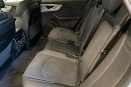 harmaa Audi Q8 2025 kuva 8.