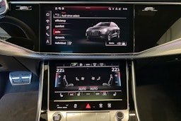 harmaa Audi Q8 2025 kuva 13.